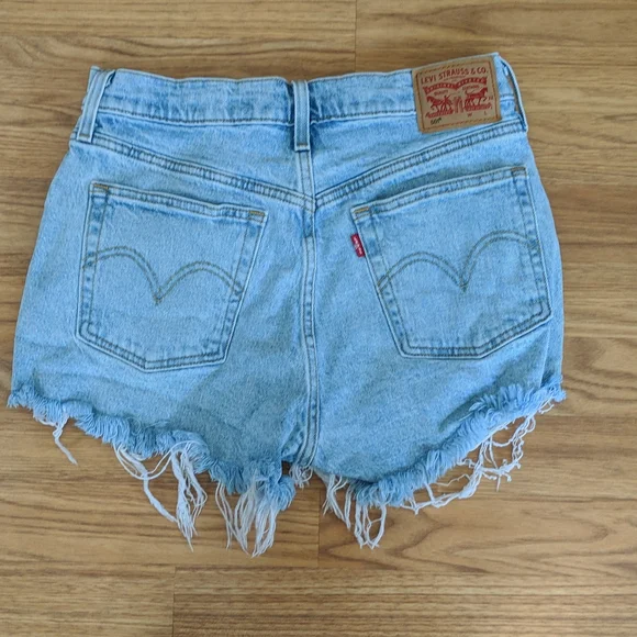 Levi's 501 jean Shorts Size 28 frayed